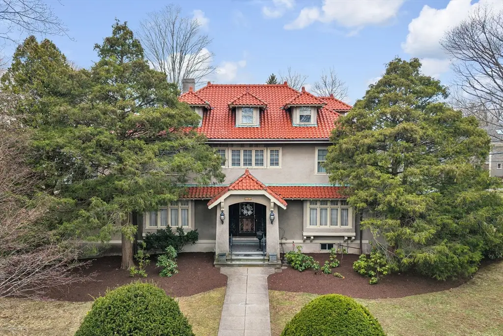 131 Fair Oaks Park, Needham, MA 02492 - #1