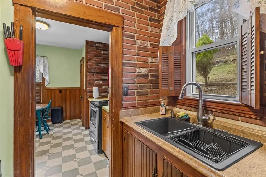 35 Chesterfield Rd, Worcester, MA 01602 - #2