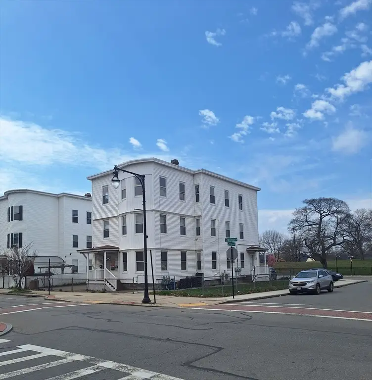 246 Millbury St, Worcester, MA 01610 - #3