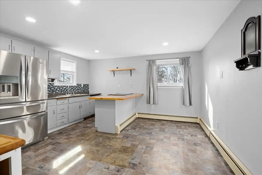 12 New St, Webster, MA 01570 - #3