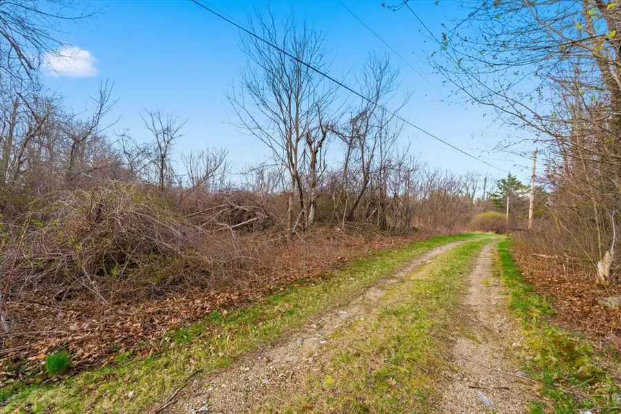 465 Alpine Rd, Fitchburg, MA 01420 - #3
