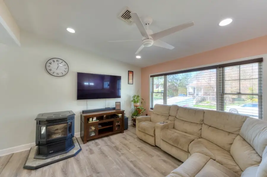 1-A Knapp Ave, Worcester, MA 01605 - #3