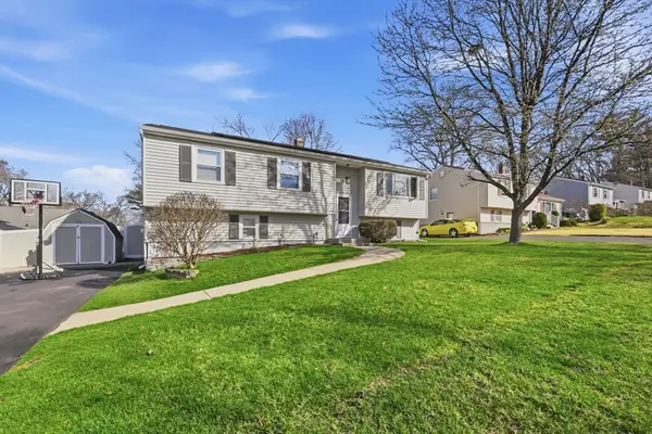 28 Drumlin Rd, Springfield, MA 01108