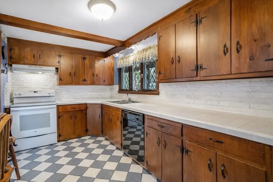 68 Corey Hill Rd, Ashburnham, MA 01430 - #3