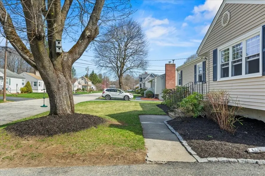 27 Bruce Ave, Shrewsbury, MA 01545 - #3