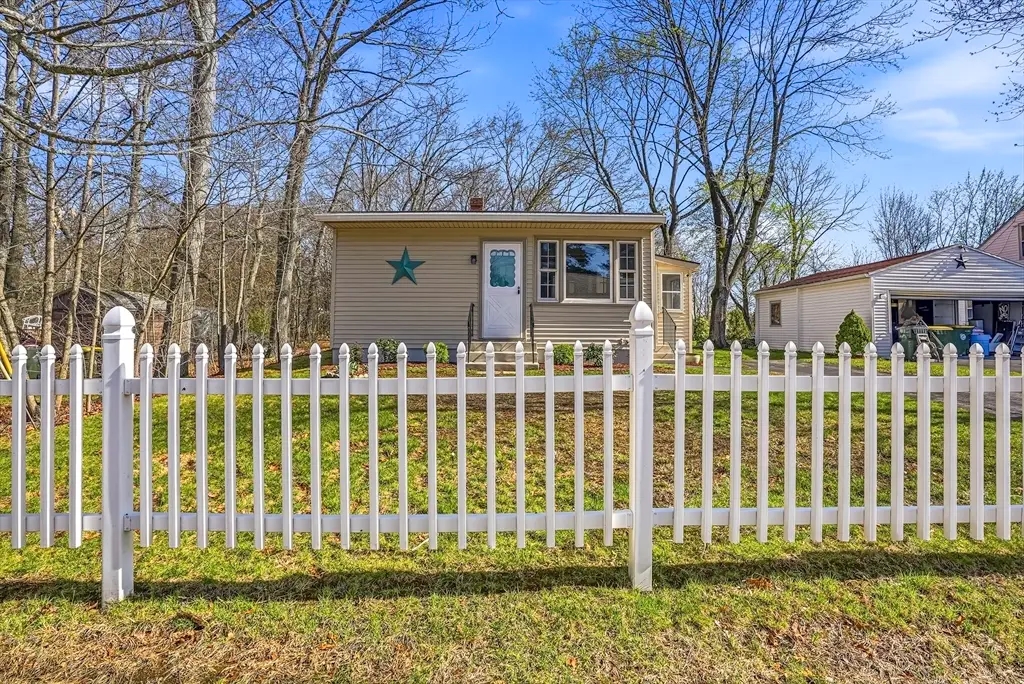 71 Pickering Ave, Bellingham, MA 02019 - #1