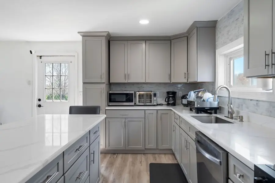 41 Hill St, Leominster, MA 01453 - #2