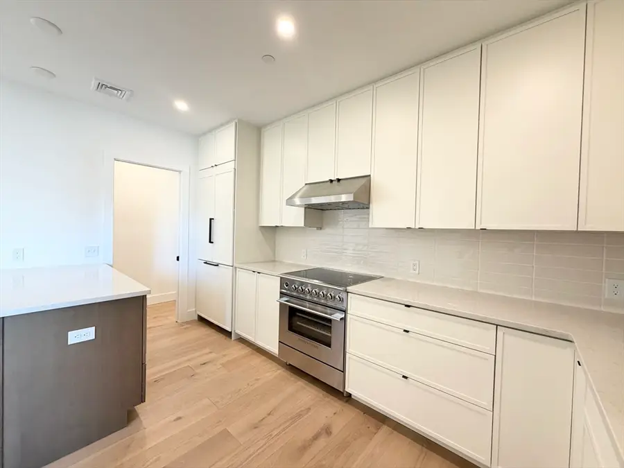 10 Elm Street #10, Newton, MA 02465 - #2