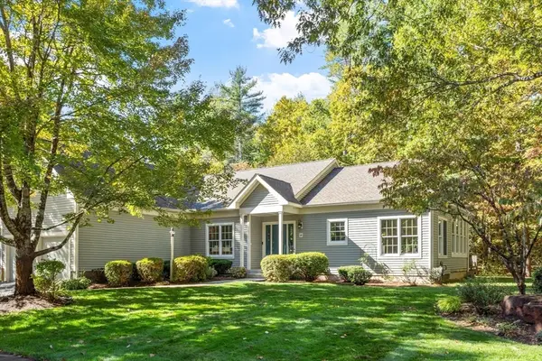 14 Stonegate Ln #14, Bedford, MA 01730