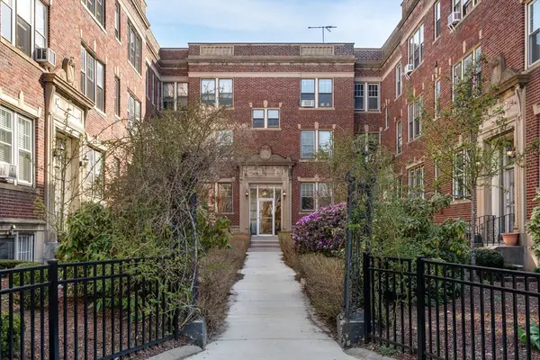 461 Washington Street #1, Brookline, MA 02446