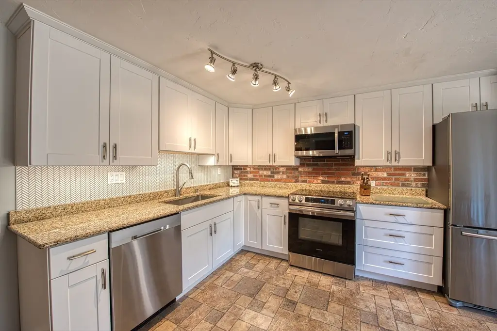 169 Norton Ave #4, Easton, MA 02375 - #1