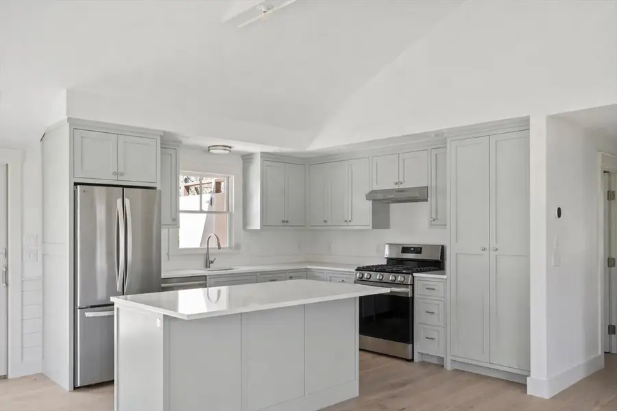 10 Winthrop Avenue, Oak Bluffs, MA 02557 - #3