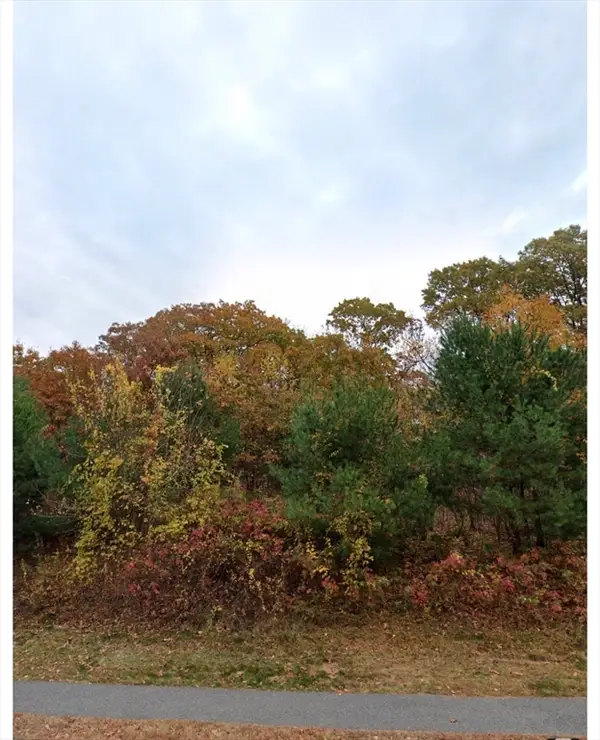 119 Independent Ln, Ashland, MA 01721