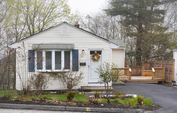 28 Gordon St, Worcester, MA 01604