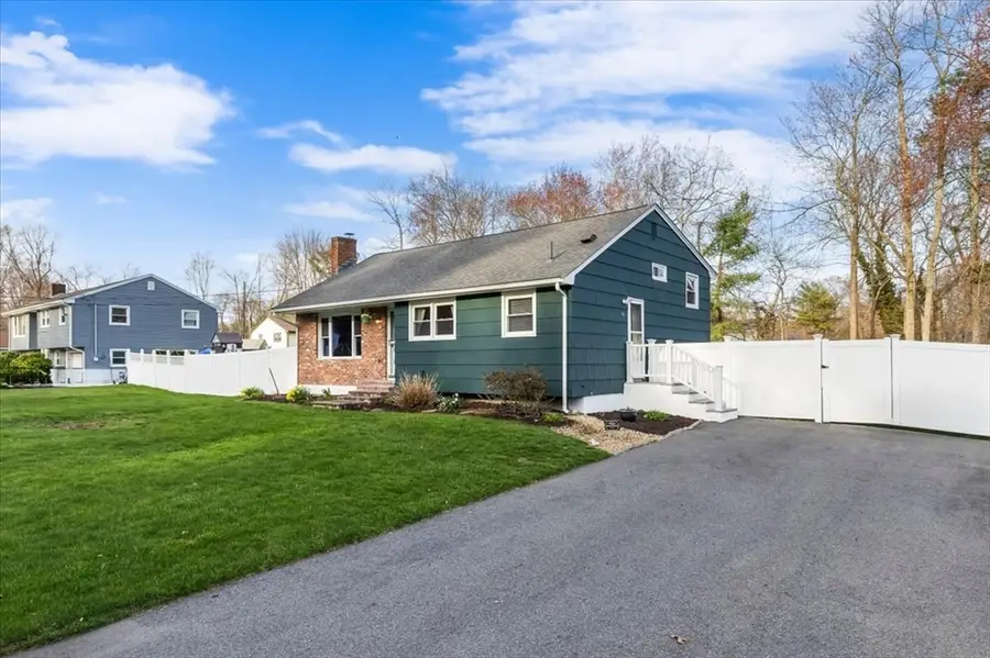 44 Vinedale Rd, Brockton, MA 02301 - #2