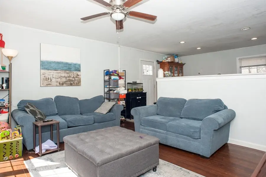 59 Carney St, Uxbridge, MA 01569 - #3