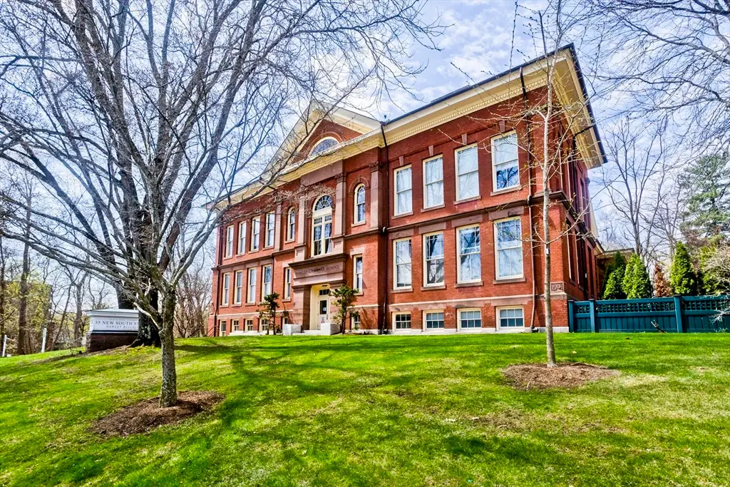 35 New South St #204, Northampton, NY 10060 - #1