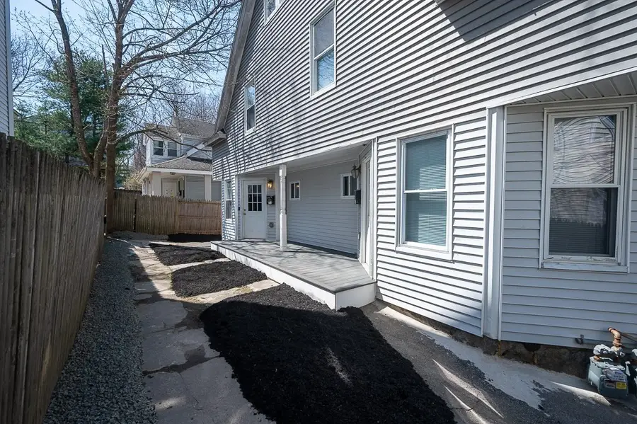 104 1/2 Rodney St, Worcester, MA 01605 - #3