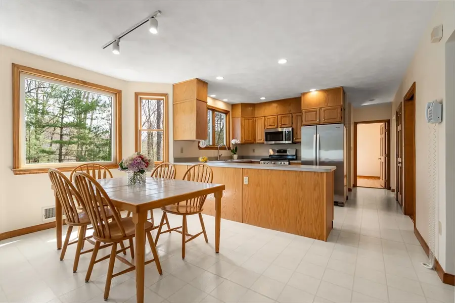 6 Smythe Circle, North Reading, MA 01864 - #3