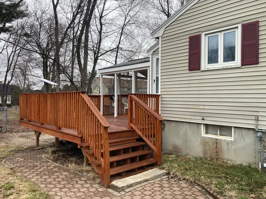 84 D St, Dracut, MA 01826 - #2