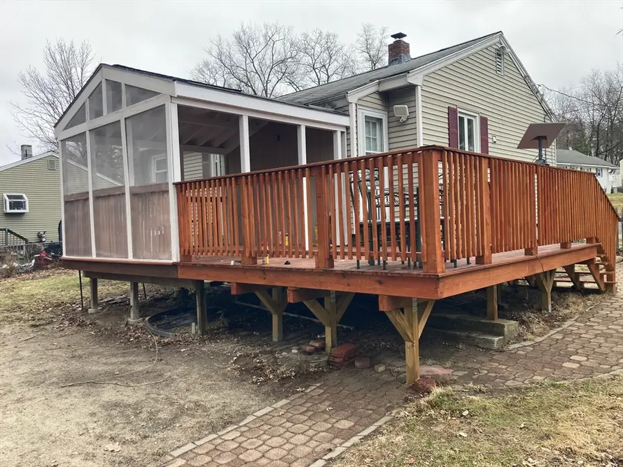 84 D St, Dracut, MA 01826 - #3