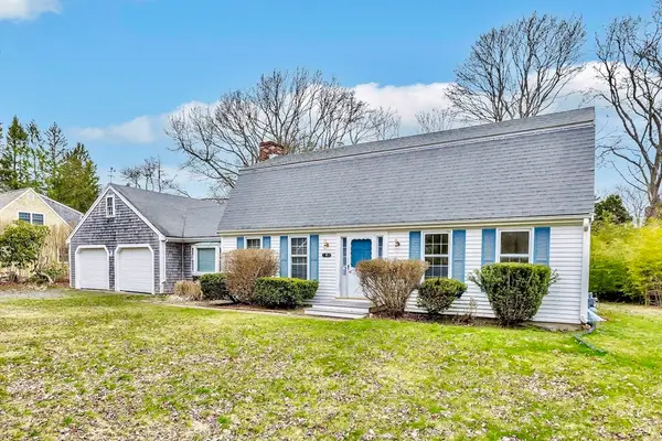 5 Dale Ter Ext, Sandwich, MA 02563