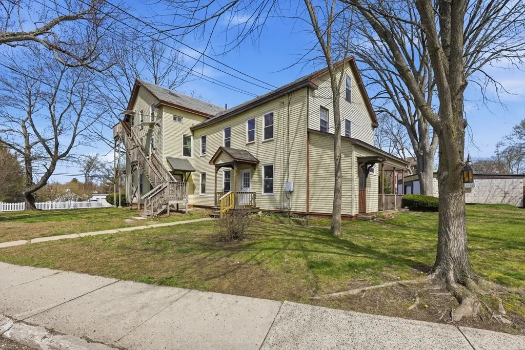 17 Adams St, Easthampton, MA 01027 - #1