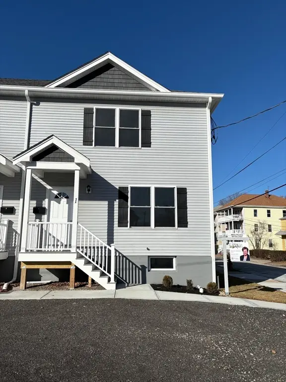 184 Avenue C #E-1, Woonsocket, RI 02895