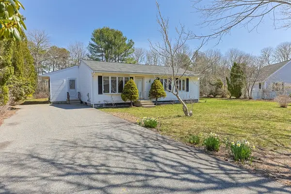 74 Grace Ct, Falmouth, MA 02536