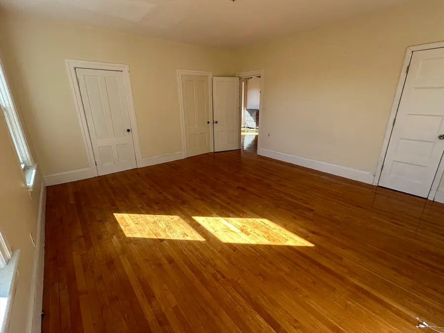 23 Lakewood St, Worcester, MA 01603 - #3