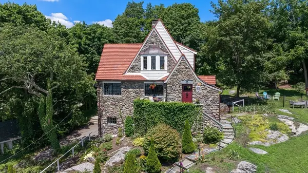 63 Crabtree Rd, Quincy, MA 02171