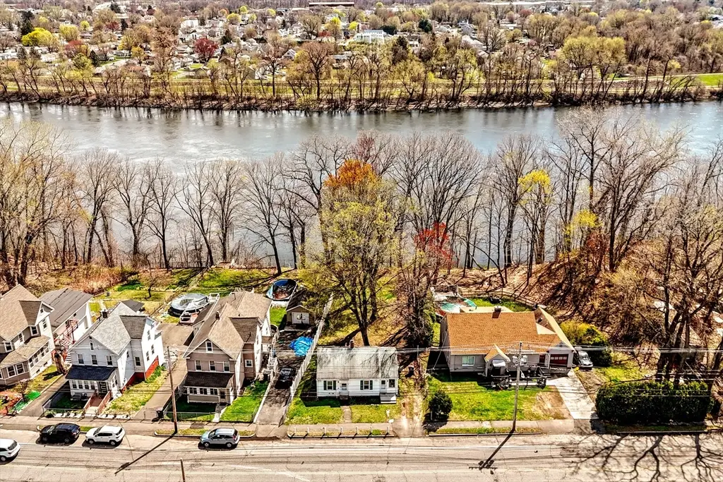 964 Main St, Holyoke, MA 01040 - #1