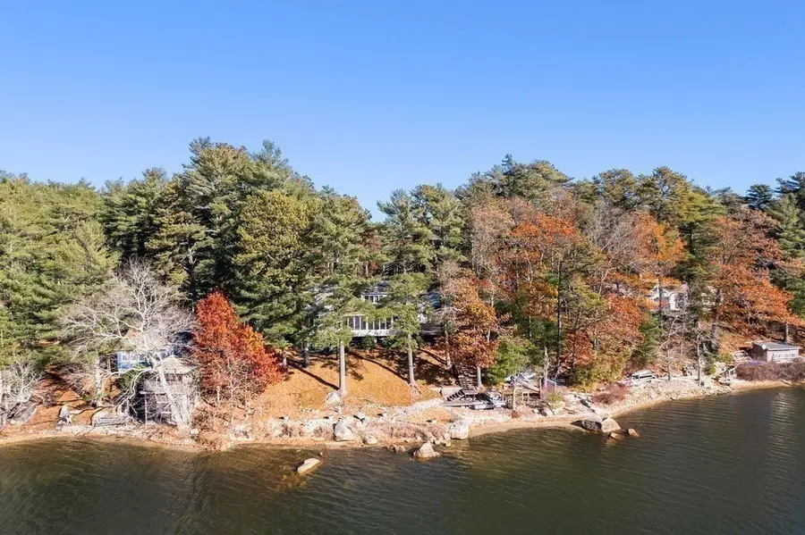 31 Larkspur Ln (pond Front), Plymouth, MA 02360 - #2