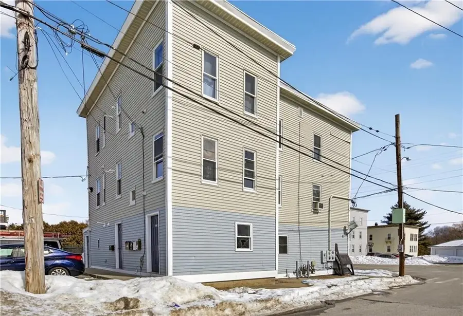 538 Wood Ave, Woonsocket, RI 02895 - #3