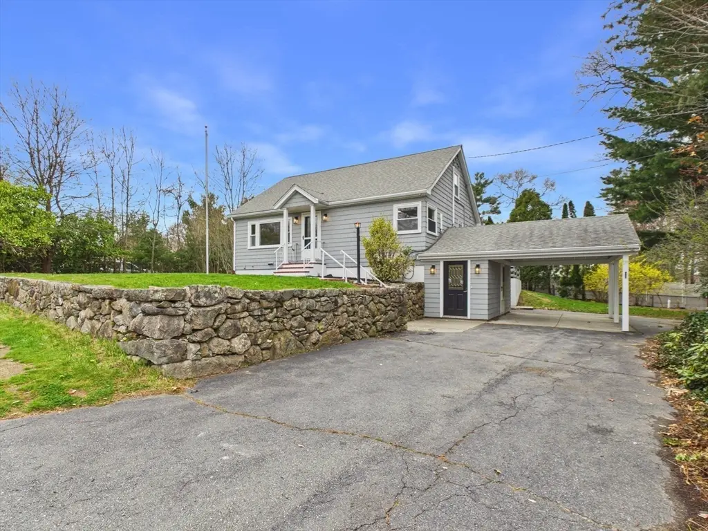 9 Burt St, Acushnet, MA 02743 - #1