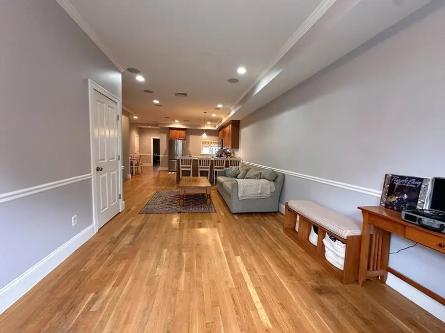 527 E 6th #1, Boston, MA 02127 - #3