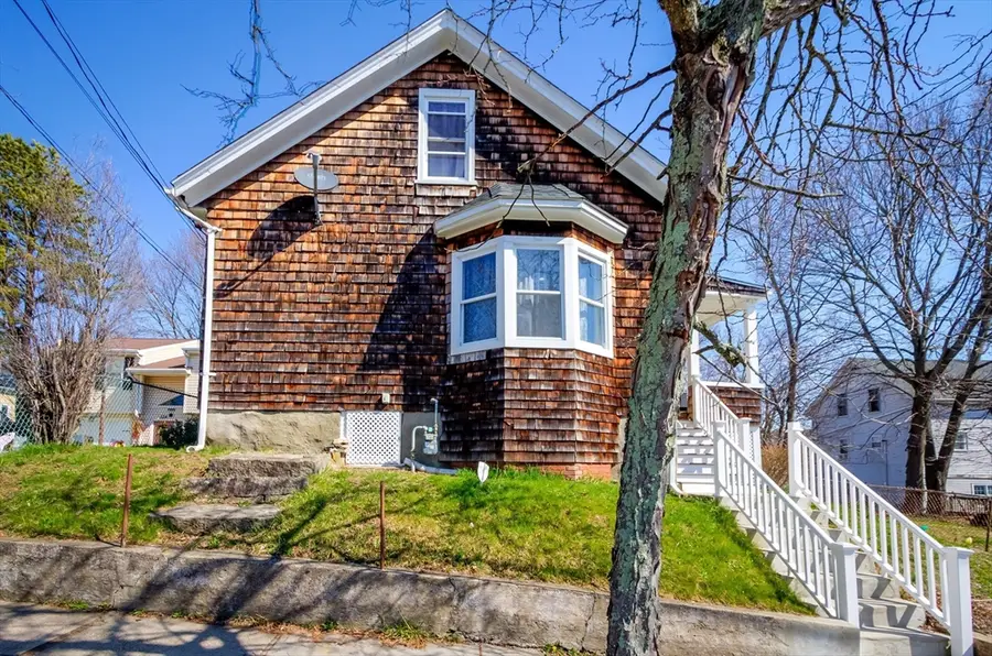 546 Snell St, Fall River, MA 02721 - #2
