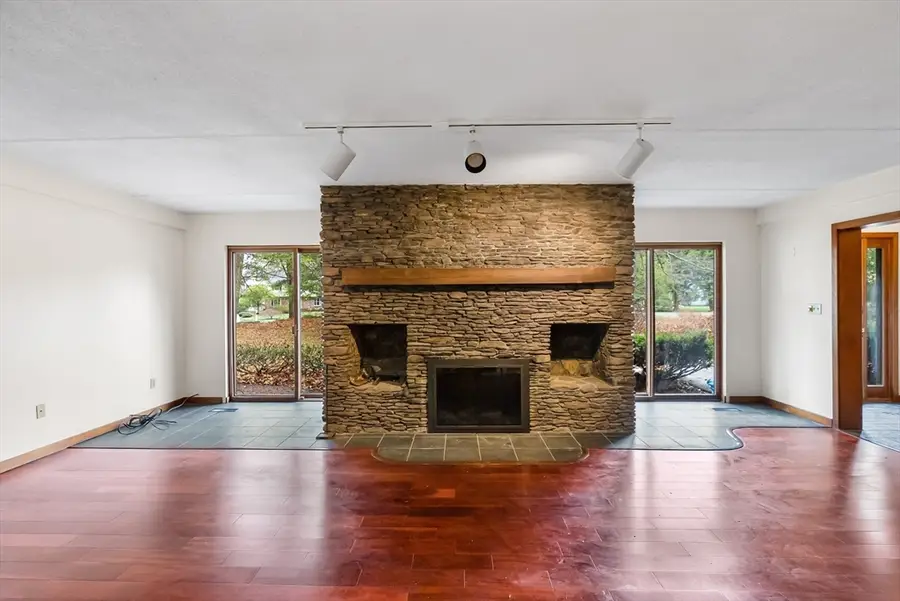 20 Berry Cir, South Hamilton, MA 01982 - #3