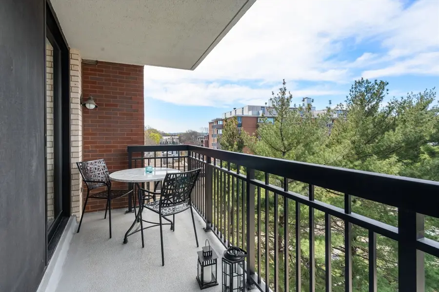 60 Longwood Ave #602, Brookline, MA 02446 - #3