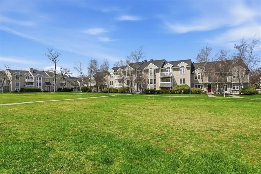 1606 Carrriage Ln #1606, Taunton, MA 02780 - #3