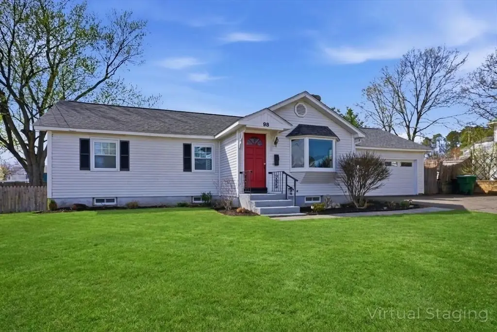 98 Greenpoint Cir, Chicopee, MA 01020 - #1