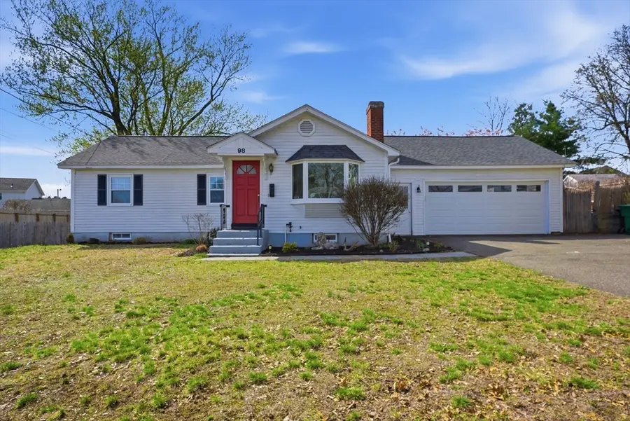 98 Greenpoint Cir, Chicopee, MA 01020 - #2