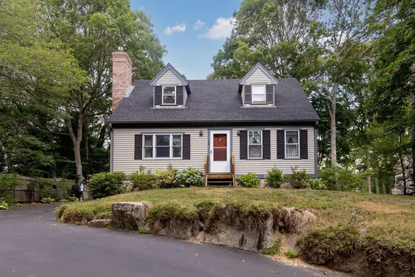 28 Cranberry Ave, Mashpee, MA 02649
