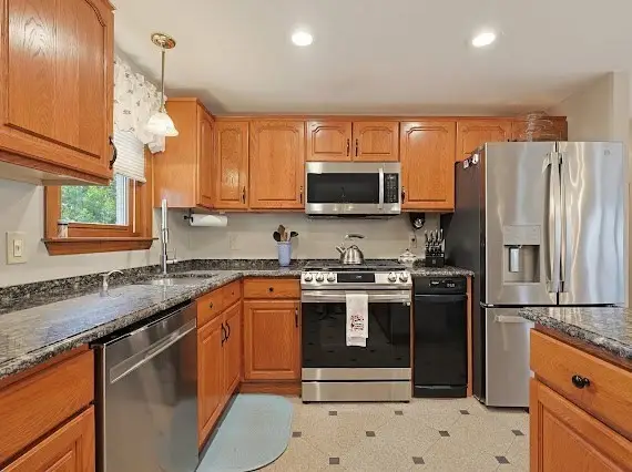 22 Legaski Ave, Stoughton, MA 02072 - #3