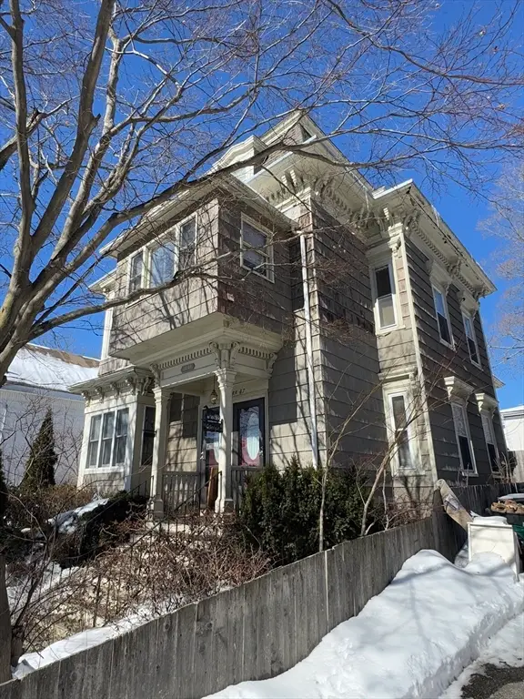 22 Park St, Haverhill, MA 01830
