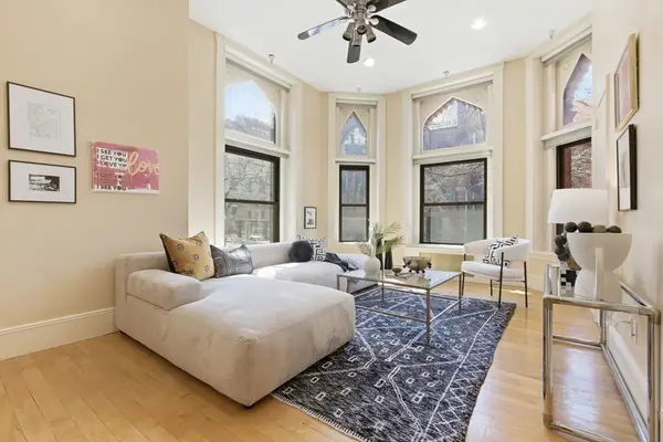 271 Dartmouth #1F, Boston, MA 02116