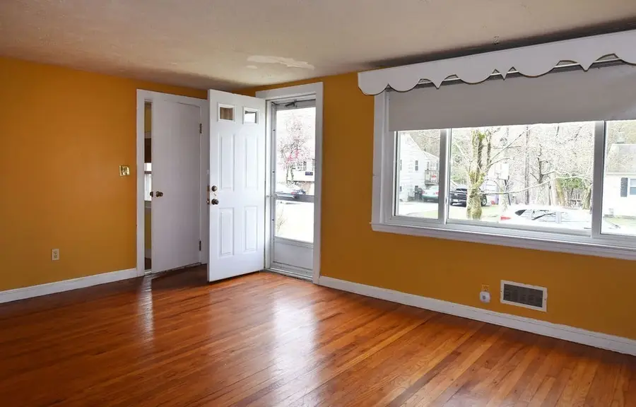 181 Greenwood St, Rockland, MA 02370 - #2