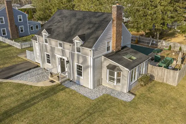 87 Bridle Path Rd, Springfield, MA 01118