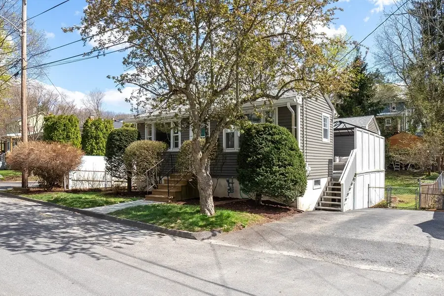 9 Briarcliff Street, Worcester, MA 01602 - #2