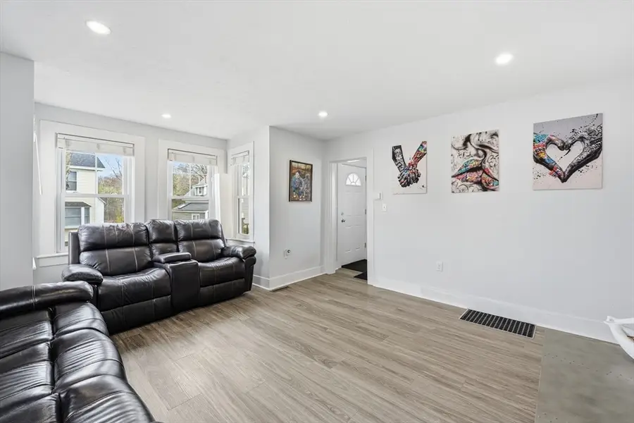 7 Cherry St, Southborough, MA 01745 - #3